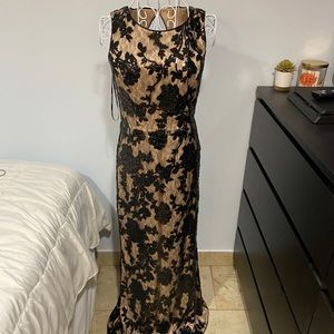 Vince Camuto black & nude dress. Very elegant